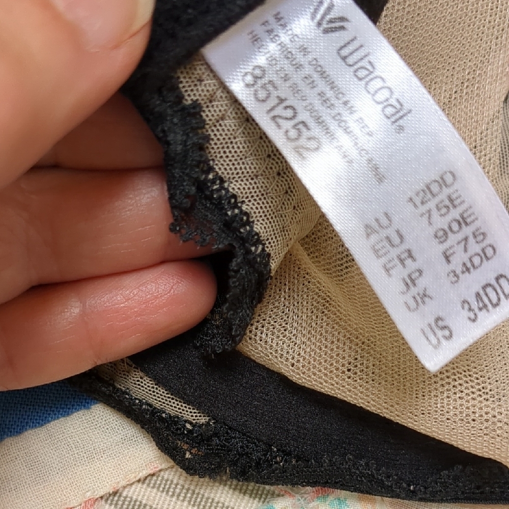 Wacoal "Fire & Lace" Underwire Full Cup Bra - Picture 6 of 6